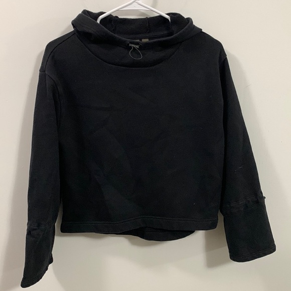 Zella hooded cropped sweatshirt, synches at bottom wrists hood, good condition - Picture 1 of 10